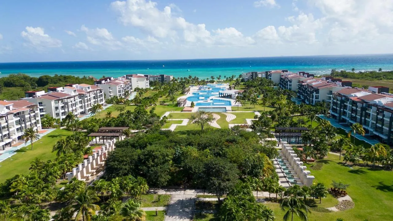 Stunning Ocean Front By Condo Boutique Playa del Carmen Apartment