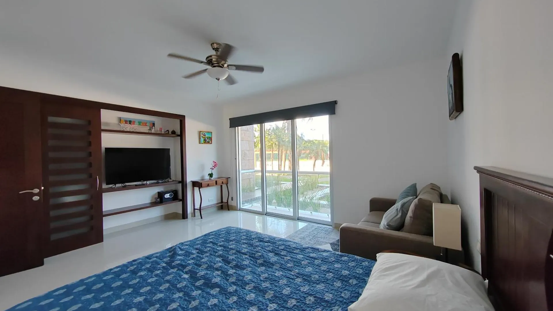 Stunning Ocean Front By Condo Boutique Playa del Carmen Apartment