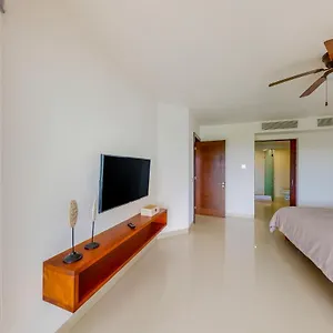 hakuna-matata-725n-at-mareazul-beachfront.allrivieramayahotels.com/